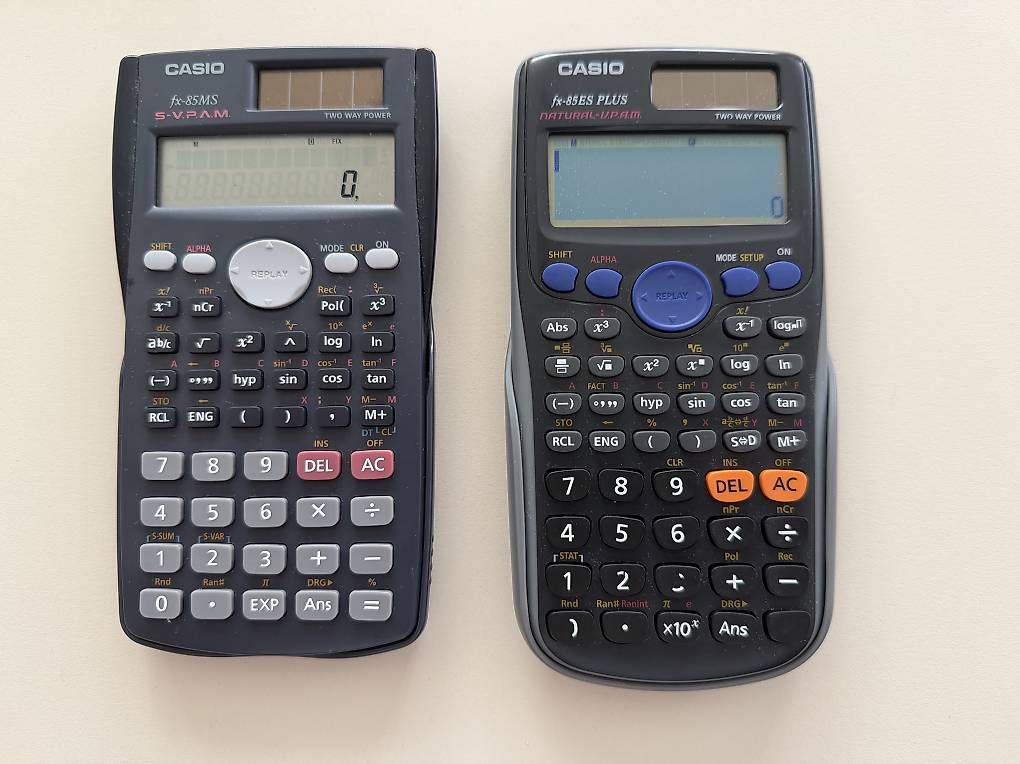 Casio Calcolatrici tascabili: 2er-Set Casio Taschenrechner: fx-85MS & fx-85ES Plus – Usato da Steinmaur venduto da MKSKR