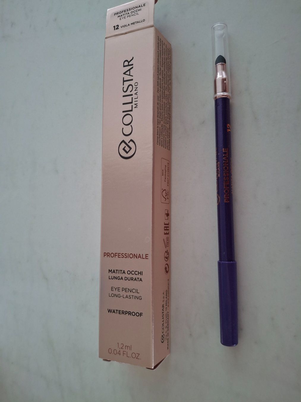 Make-up: Collistar Milano, wasserfester Stift, Viola Metallo. Neu – Nuovo e nell'imballaggio originale da Bellikon venduto da MellonCollieMitTwint 2