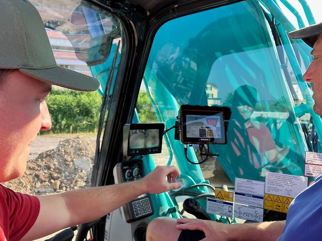 Escavatori: Baggersteuerung 2D/3D inkl. GPS Stock – Usato da Uznach venduto da TopCom02 3