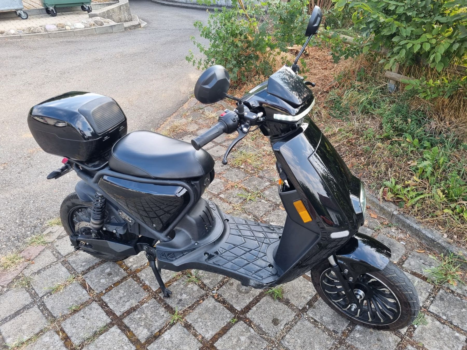 Scooter: E Roller Lugi Next 25 km/h – Usato da Würenlos venduto da son_6fc5 2
