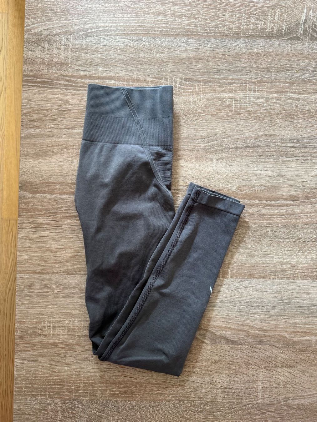 Leggings: Oner Active Effortless Seamless Leggings | Ash Grey - S – Nuovo (secondo la descrizione) da Zürich venduto da SNovo