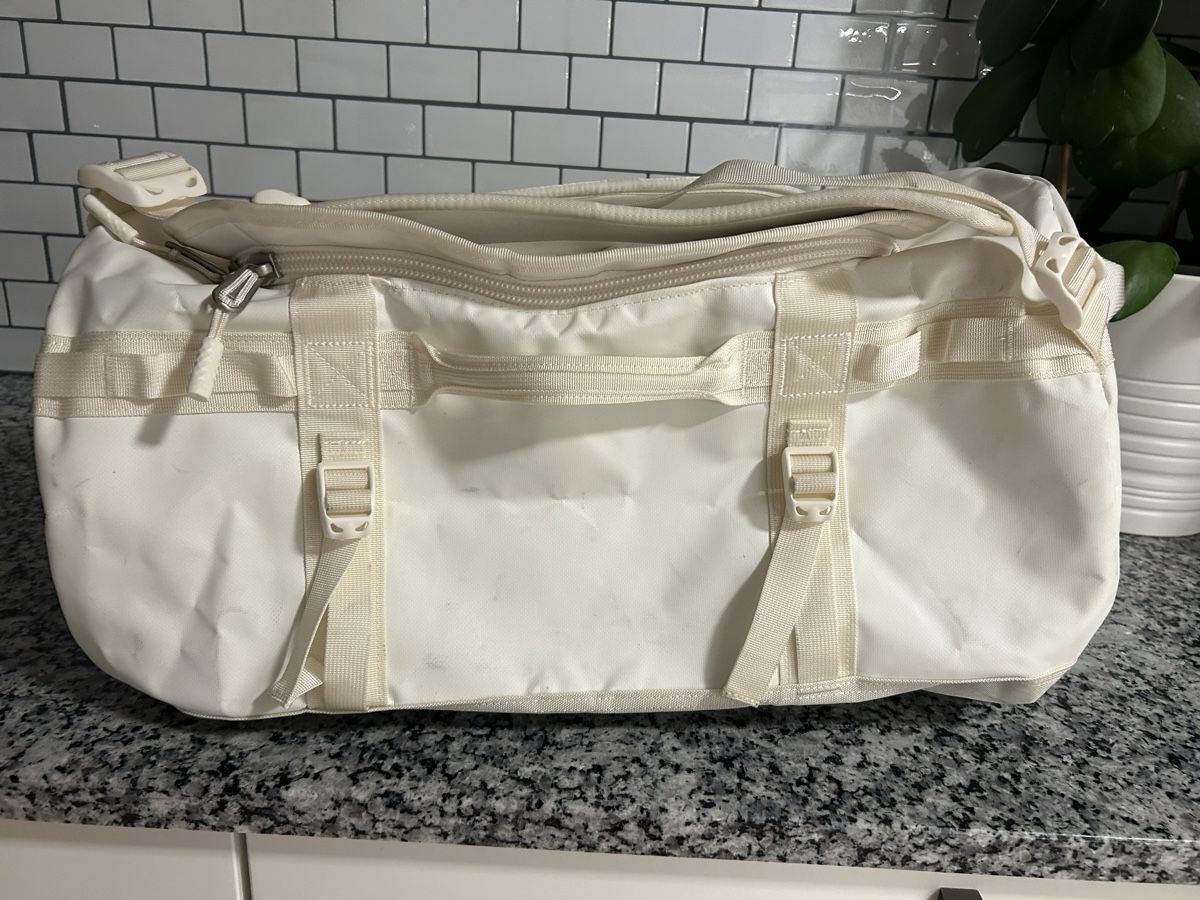 North Face Taschen: The North Face Duffel Grösse S White Dune – Gebraucht aus Biberist von Blatter123456789 1