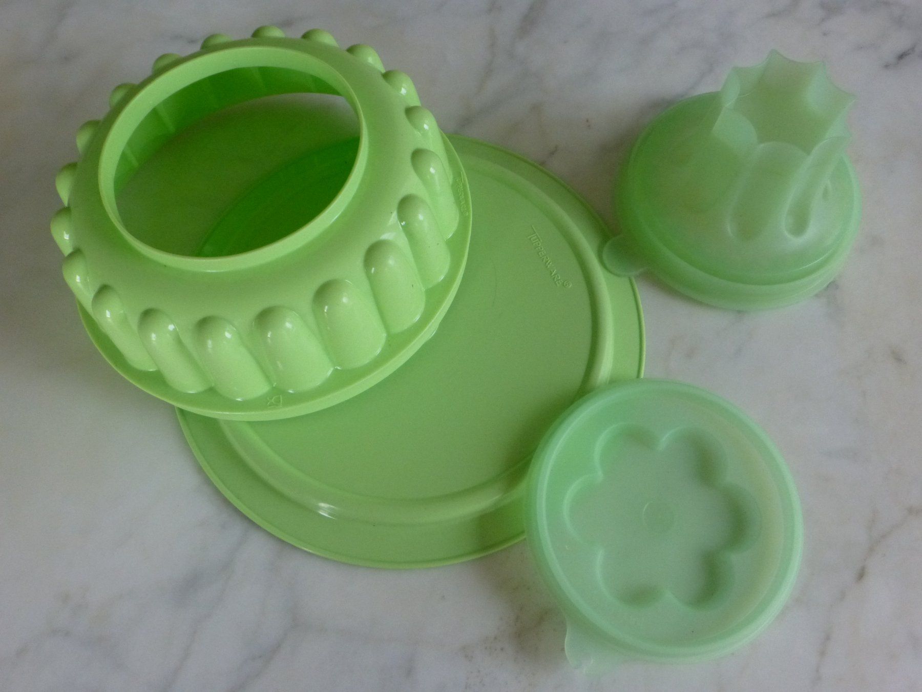 Tupperware Recipients et similaires: Tupperware Puddingform / Grütze mit Einsatz und Deckel – Neuf (Voir description) à Füllinsdorf par Kapellie