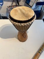 Djembe / afrikanische Handtrommel aus Holz mit Naturfell