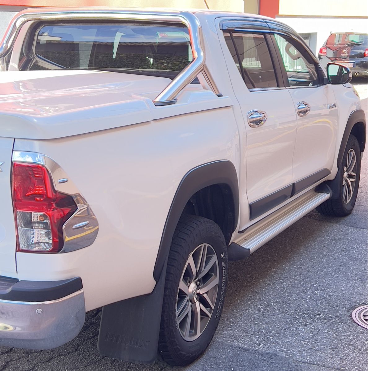 Toyota Veicoli commerciali: Toyota Hilux   2017 – Usato da Losone venduto da Mario. 5