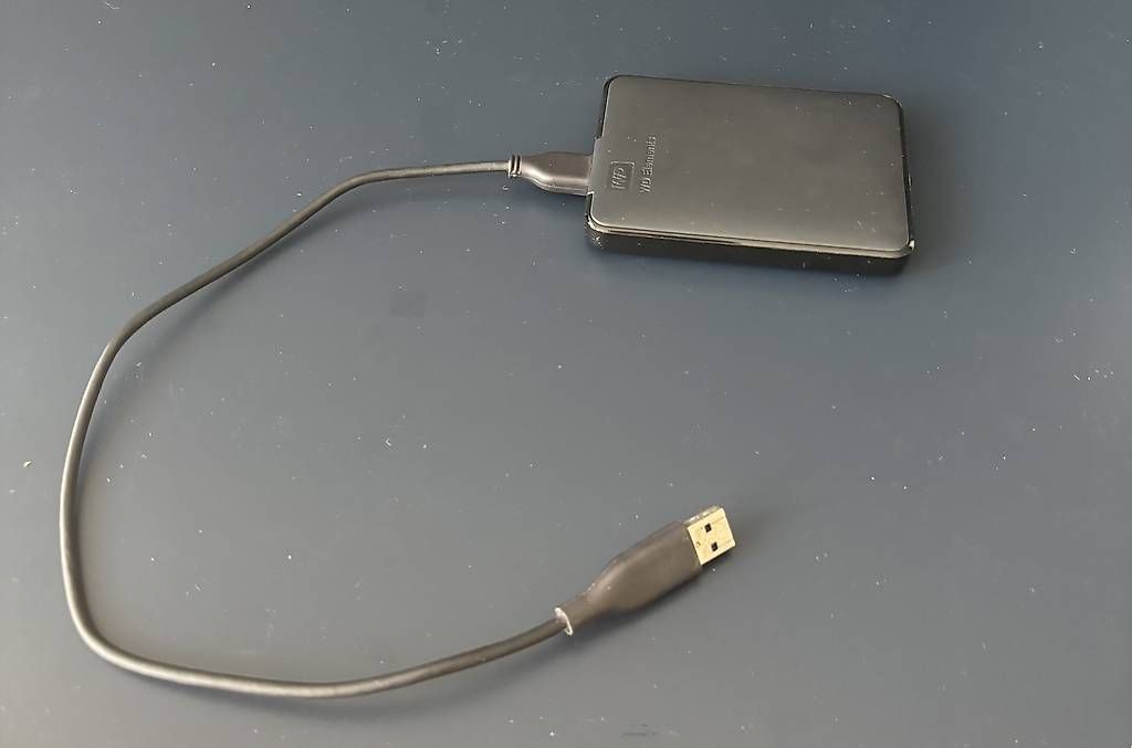 Dischi rigidi: 2TB Externe Festplatte – Usato da Reinach BL venduto da sim_cg2g