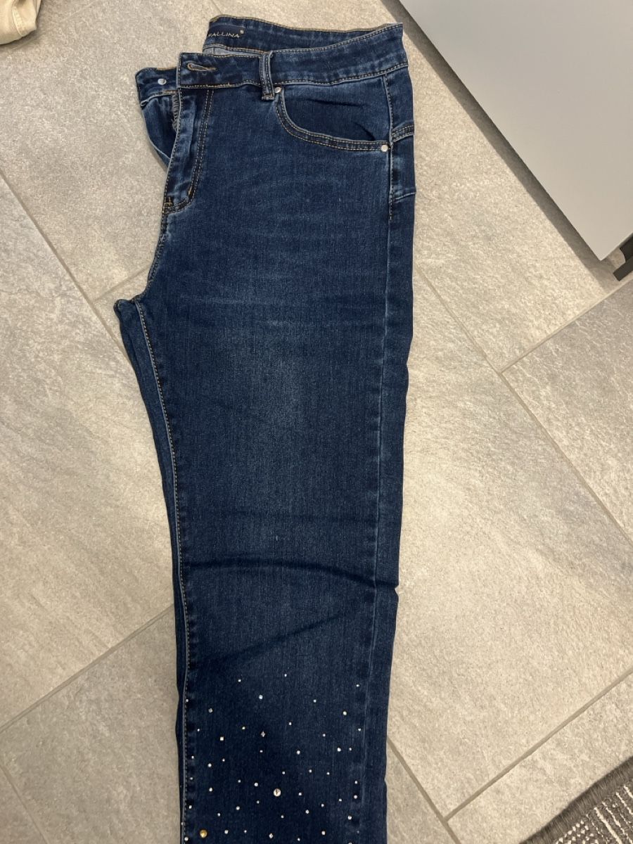 Jeans: NUOVO jeans con strass tg 52 – Nuovo (secondo la descrizione) da Breganzona venduto da Lorcary 2