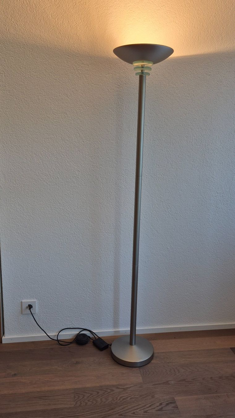 Lampade: Deckenfluter Stehlampe Halogen – Usato da Stettlen venduto da kur_ss2z