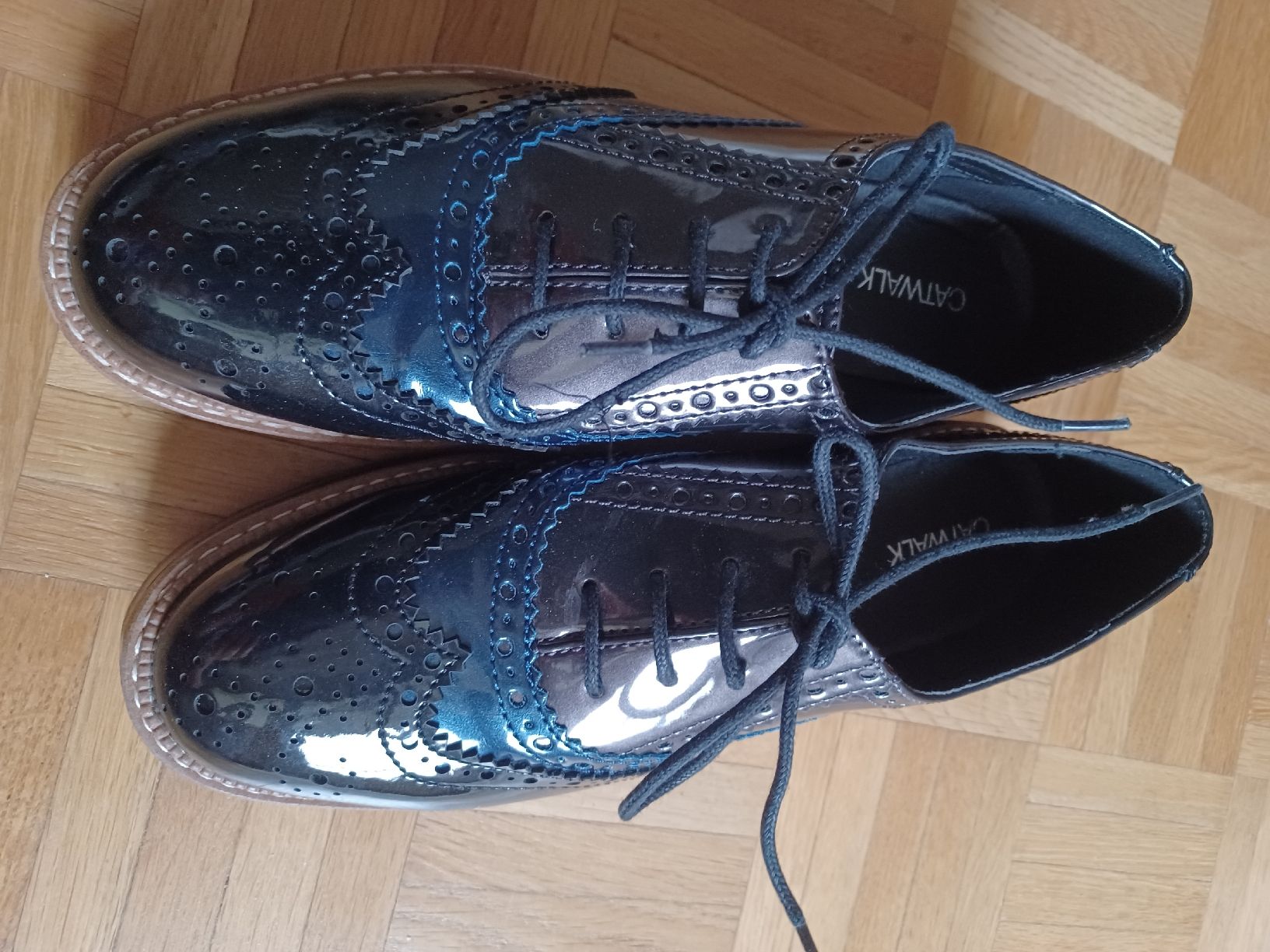 Graceland Scarpe da donna: Schuhe Budapester Lack Gr 41 NEU – Nuovo (secondo la descrizione) da Zürich venduto da Miniskus