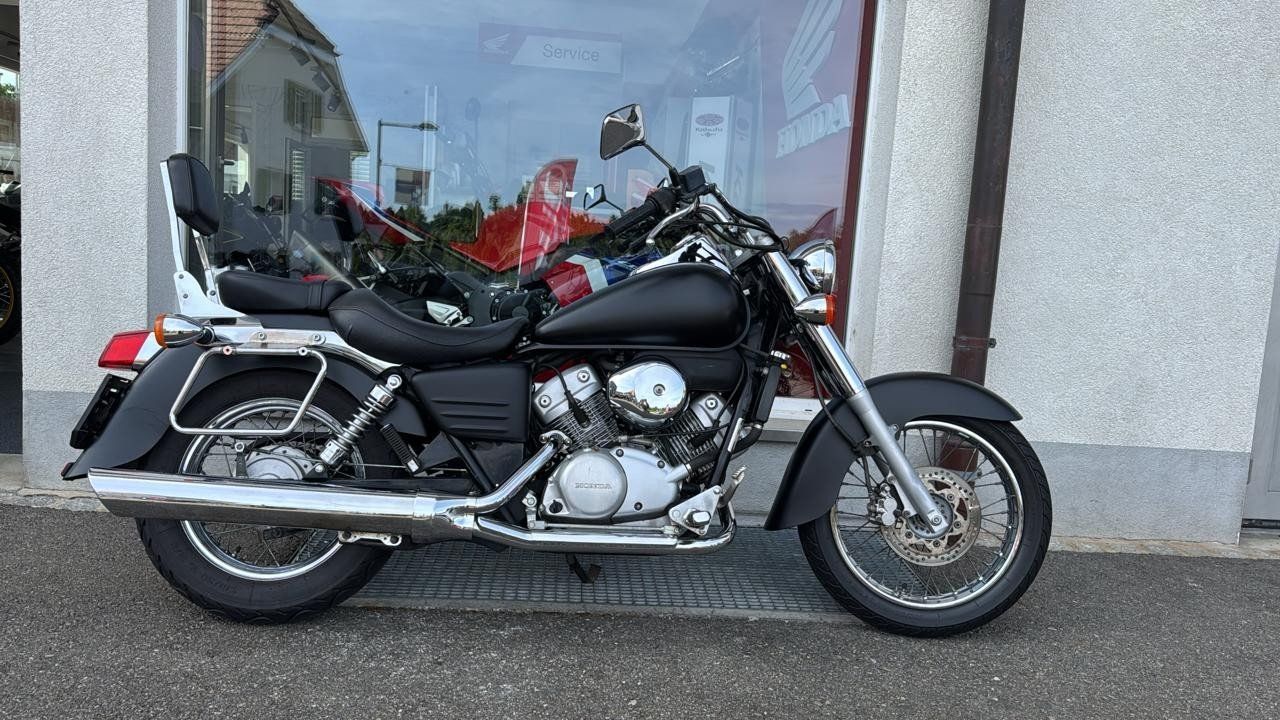 Honda Chopper: Honda VT125C Shadow – Usato da Bättwil venduto da paul74
