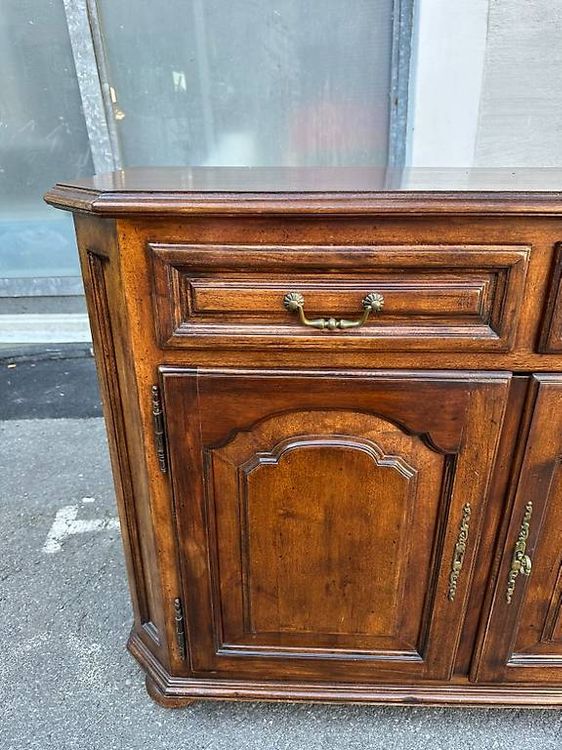Commodes: Vintage Anrichte aus Massivholz - mit Schubladen, Türen – D'occasion à Obernau par Arche_Noah_Brocki 5