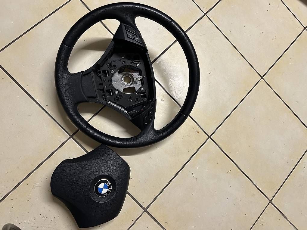 BMW Toutes les pièces auto: BMW E61 Lenkrad LCI – D'occasion à Felben-Wellhausen par fab_vv8v 1