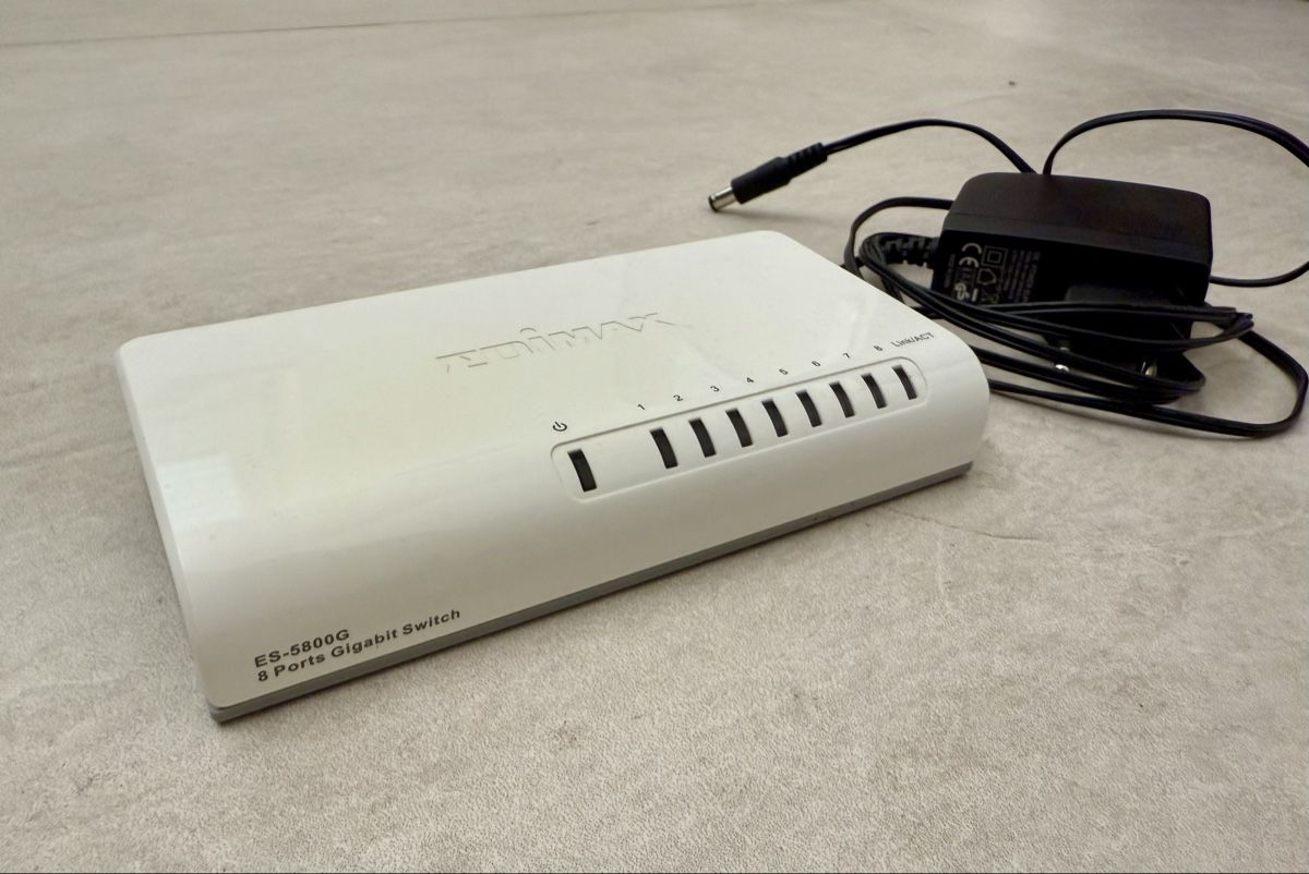 Hub & Switch: Edimax ES-5800G 8 ports Switch – Usato da Inwil venduto da TheSwissEagle 1