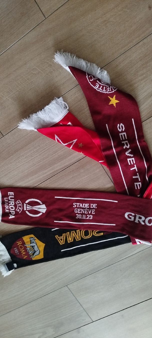 Foulard & Sciarpe: deux écharpes Servette fc – Usato da Genève venduto da Octo-puces 2