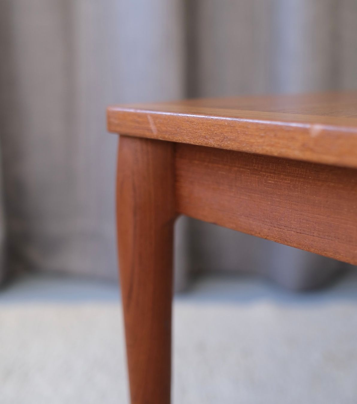 Tavoli: Mid Century Teak side Table, Denmark 1960,s – Usato da Bern venduto da Zmodern_VIN 8