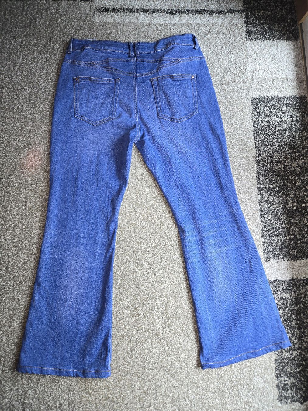 C&A Jeans: Jeans Neuf The Flared Leg de chez C&A – Nuovo (secondo la descrizione) da Sion venduto da Oonathoo 2
