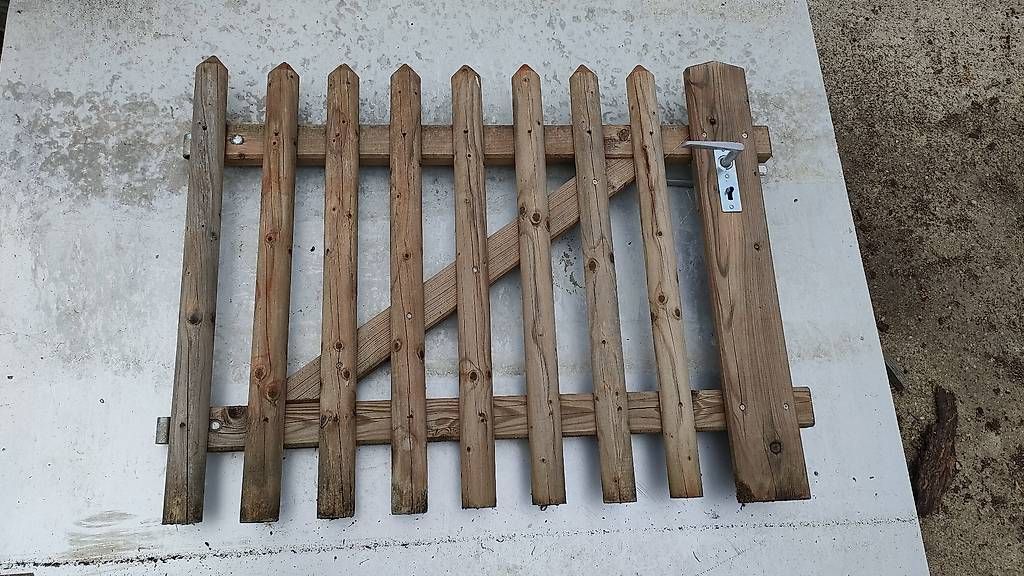 Fendivista: Senkrechtzaun Staketenzaun Gartentor – Usato da Winterthur venduto da Sulai-one