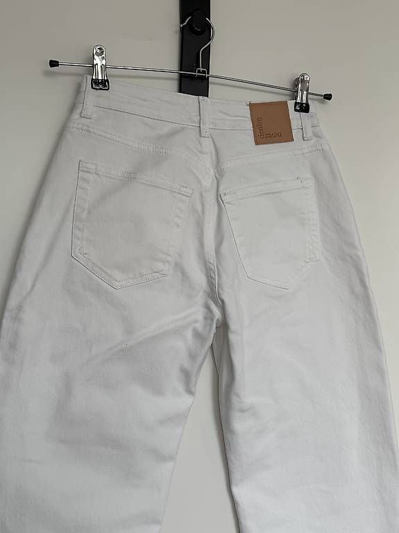 Jeans: Weiße Jeans - Größe 3436 – Usato da Zürich venduto da YanaZam 1