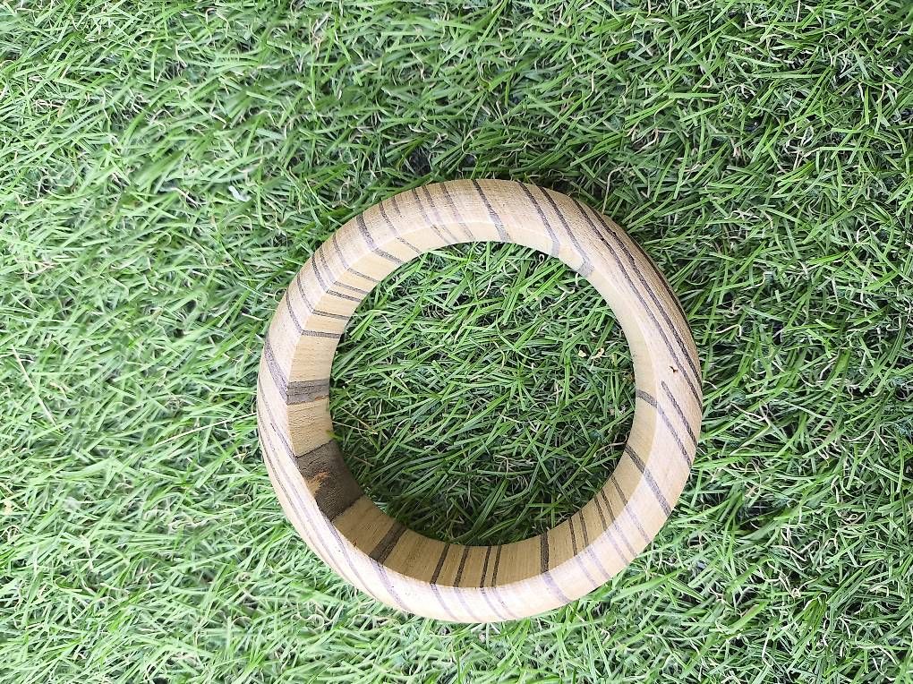 Bracciali & Braccialetti: Armreif aus Holz – Usato da Seuzach venduto da Bergfrau1