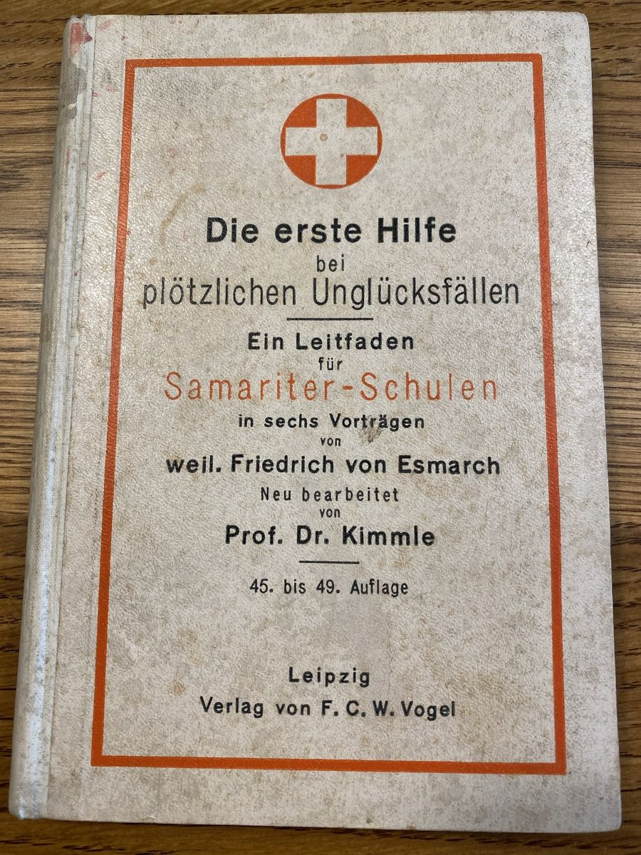 Libri: Buch Erste Hilfe, Samariter, Esmarch, 1926 – Usato da Hallau venduto da cruiser01