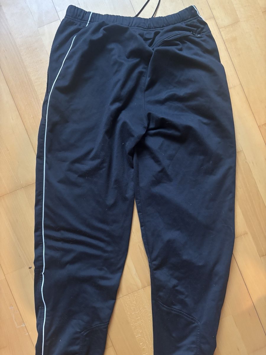 Nike Pantalons: Trainerhose von Nike, schwarz, Grösse S/M – D'occasion à Bern par ser_6vm5 1