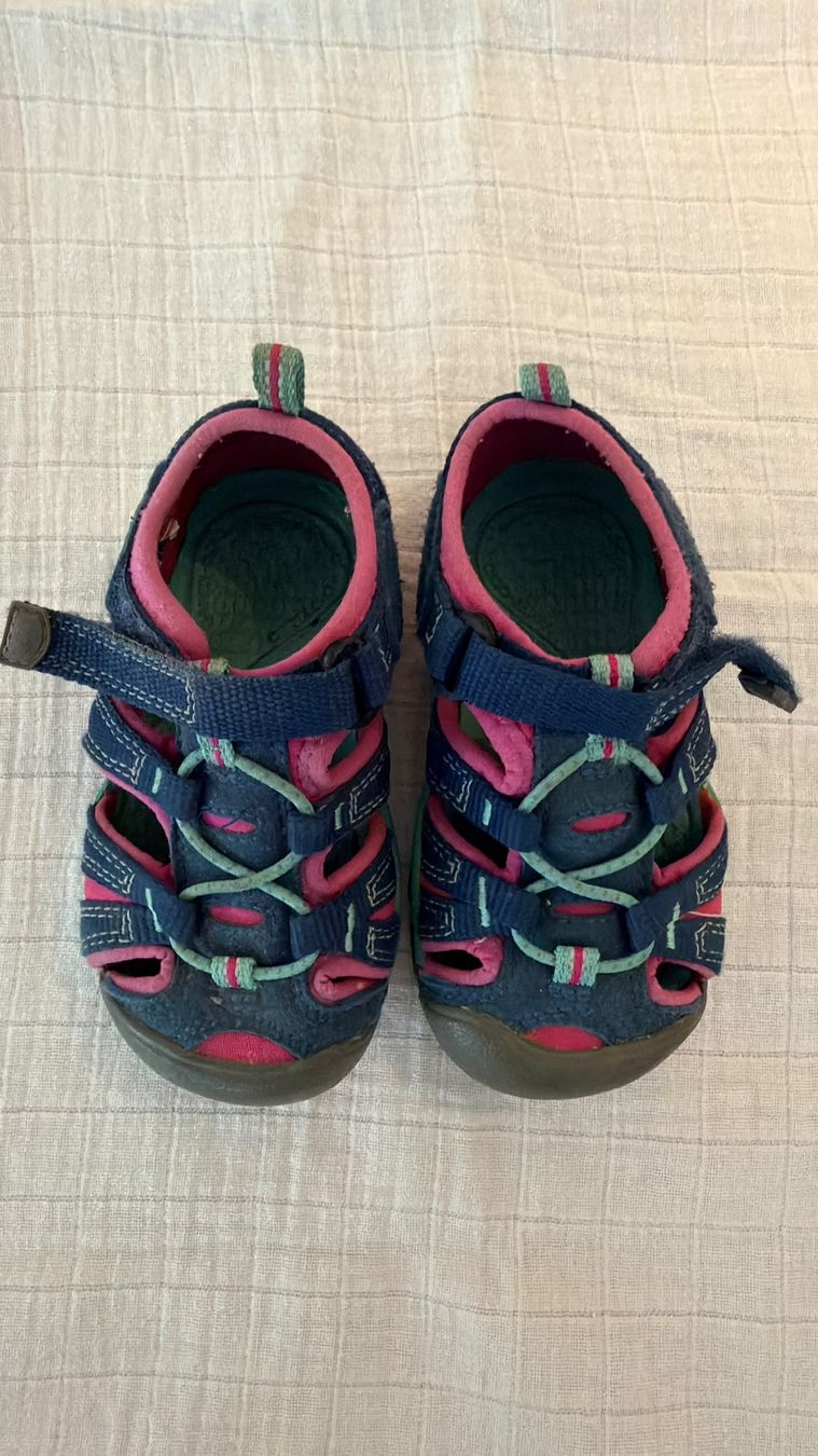 Scarpe per ragazze: Keen Blue-Pink Sandals 23 – Usato da Zollikon venduto da kklezlova