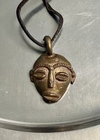 Afrikanische MASKE 😷 Messing Amulette mit LederBand… NEU