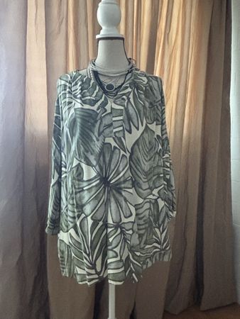 Neue Bluse / Tunika  v. CARTOON, Gr. 44