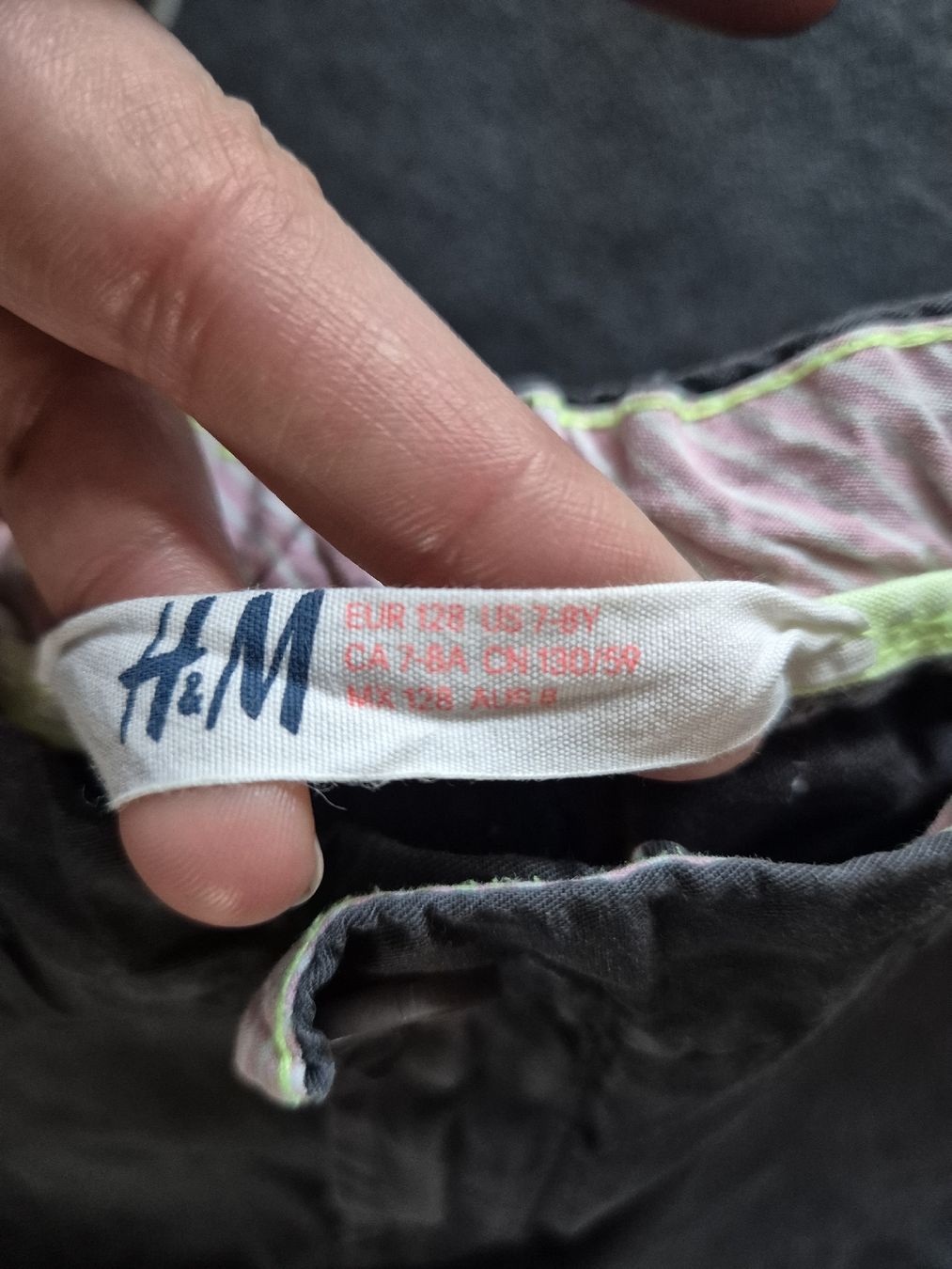 H&M Pantaloni: Shorts Gr. 128, H&M – Nuovo (secondo la descrizione) da Büsserach venduto da Fairprice_83 1