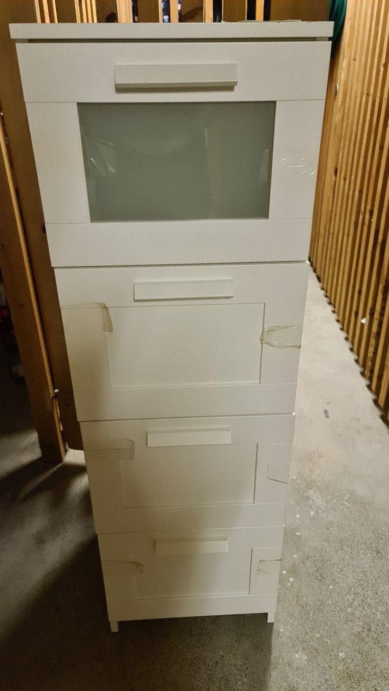 Ikea Cassettiere: Ikea Badezimmermöbeli – Usato da Uster venduto da TOPPRICEE
