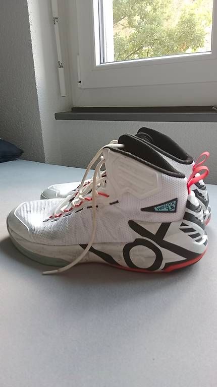 Decathlon Scarpe da uomo: Chaussure de basket decathlon taille 45 – Usato da Martigny venduto da ale_5gzg 2