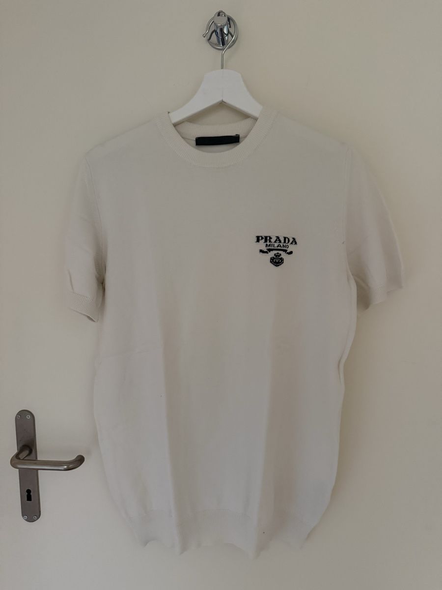 Prada T-shirt: T-shirt prada blanc – Nuovo (secondo la descrizione) da Genève venduto da isa_g5qj