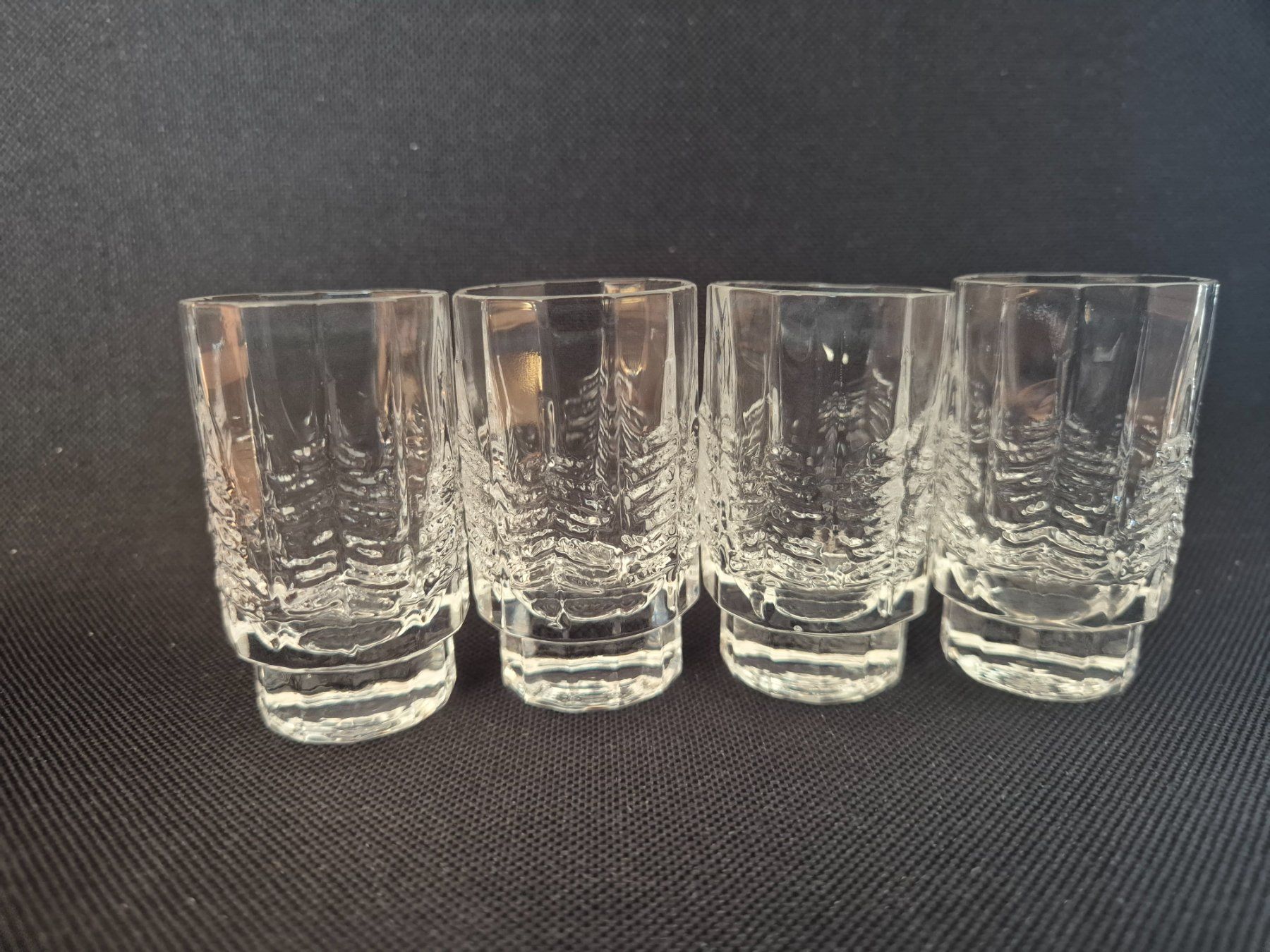 Iittala Bicchieri: Iittala Kuusi Schnapsgläser – Usato da Oberdiessbach venduto da Finland1977
