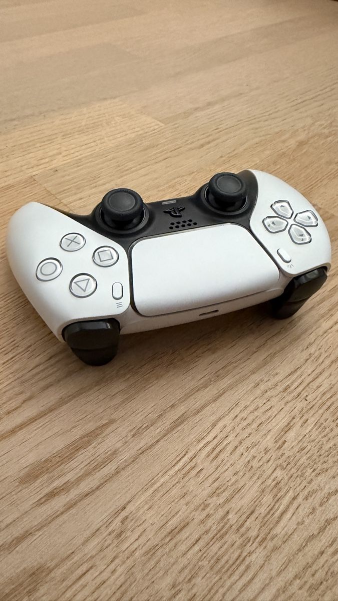 Sony Manettes: Playstation 5 DualSense Controller – D'occasion à Oberägeri par piksi13 2