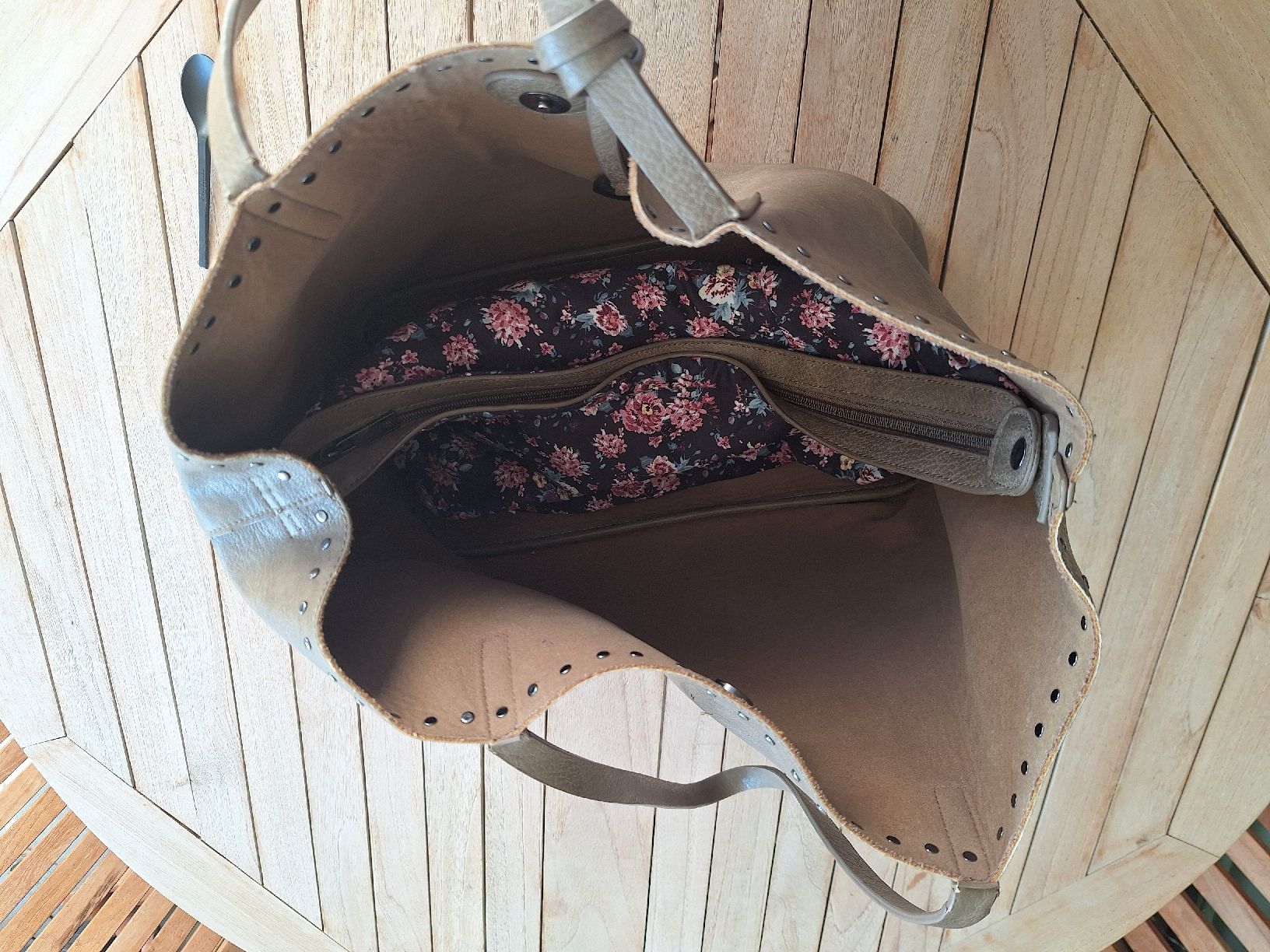 Borse da donna: Tasche – Usato da Bassersdorf venduto da Makeje58 1