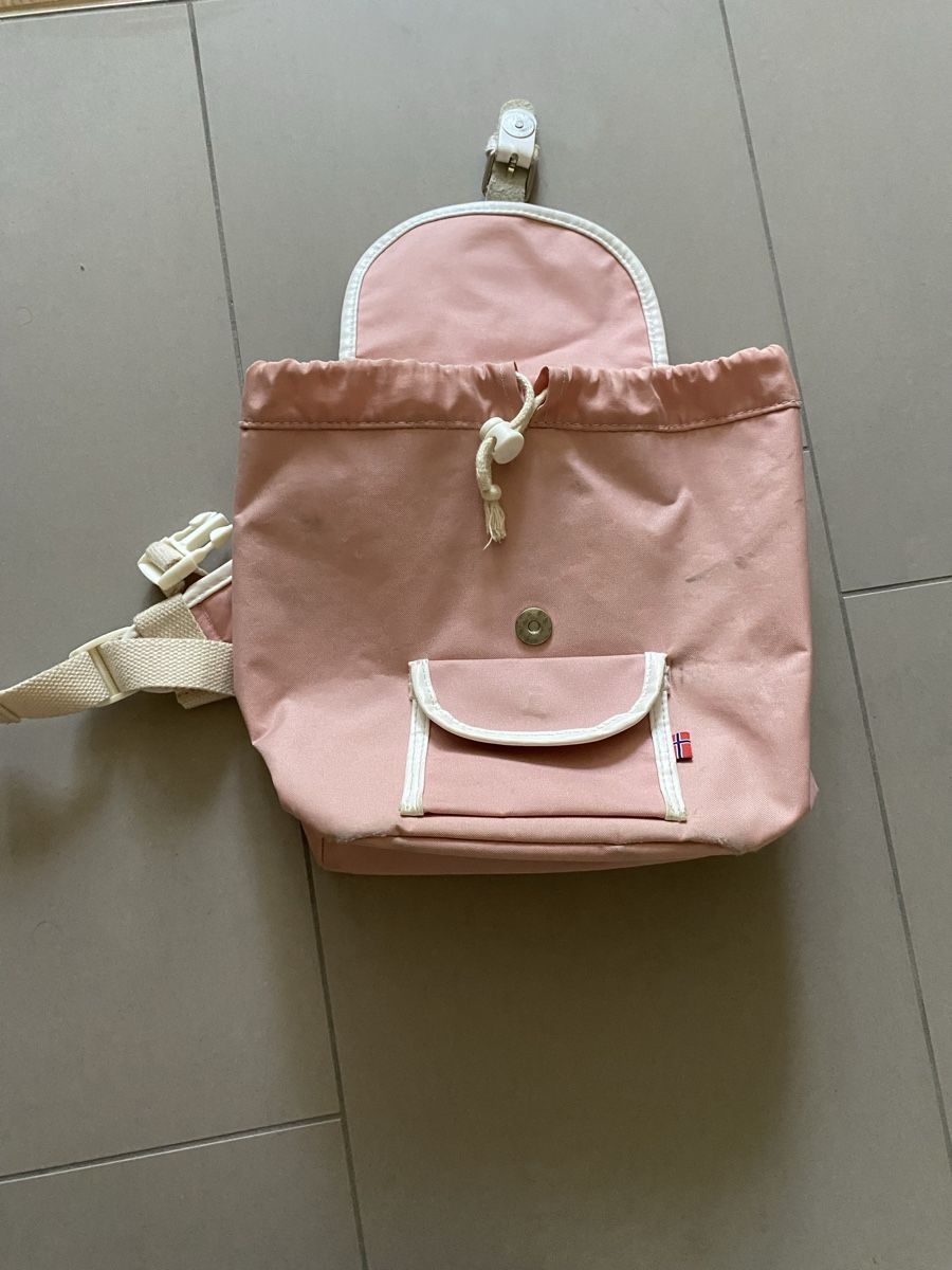 Sacs & sacs à dos: Kinderrucksack Rosa – D'occasion à Freienwil par dia_9sqy