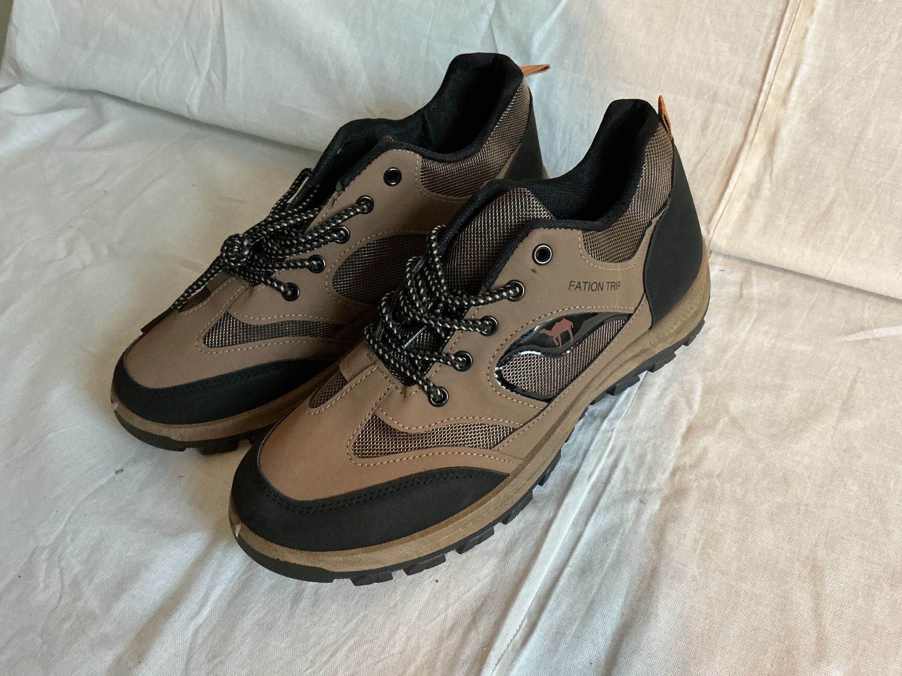 Herrenschuhe: Sneakers – Neu (gemäss Beschreibung) aus Niederhasli von ercp4