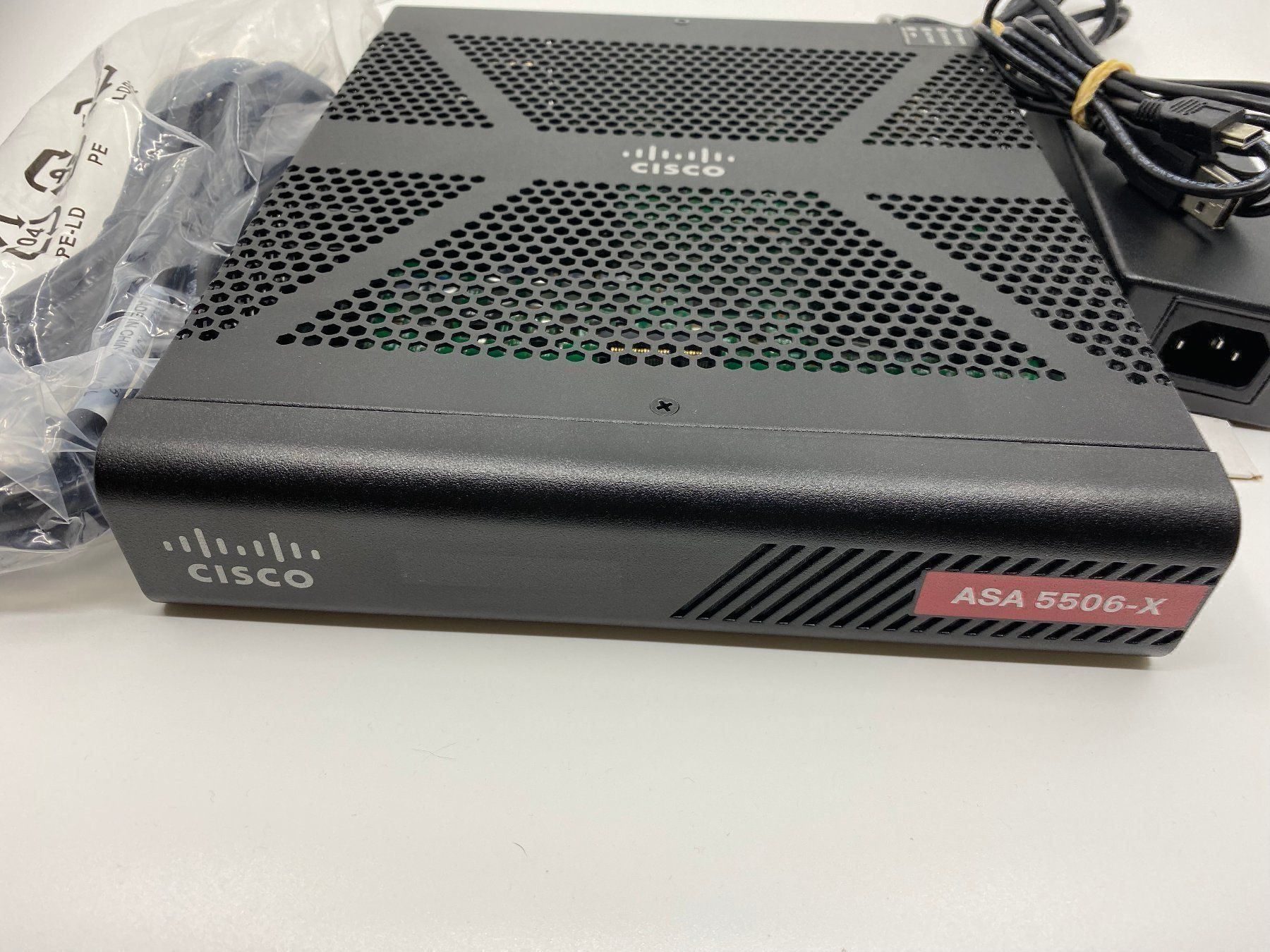 Cisco Firewall: Cisco Firewall ASA5506-X V02 – Usato da Langwiesen venduto da Restposten-24