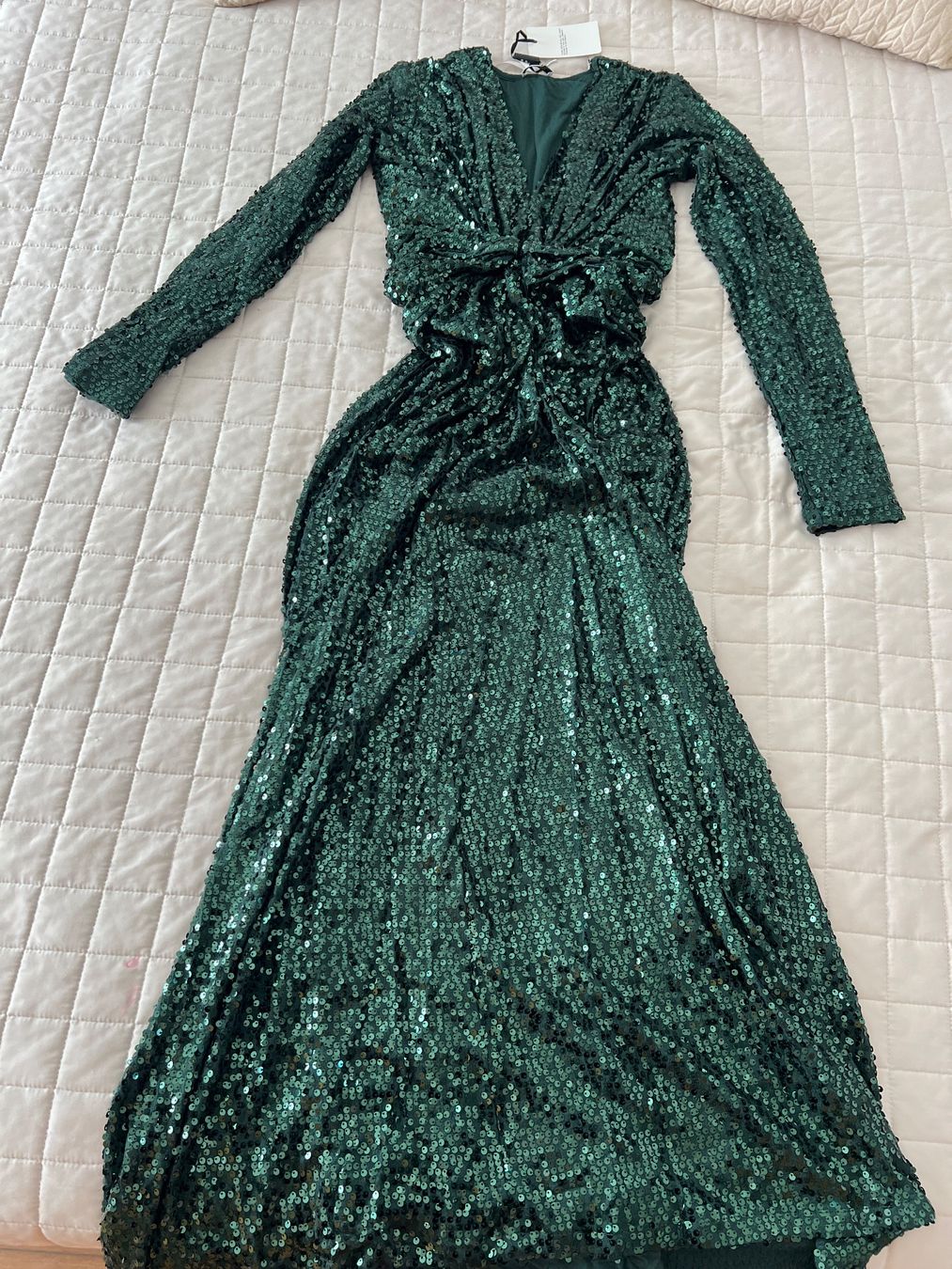 Kleider: P.A.R.O.S.E. Pailletten Abendkleid – Neu und originalverpackt aus Wädenswil von Alice_style