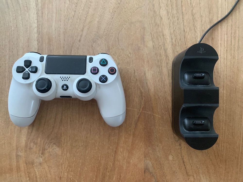 Playstation Ladestation inkl. Playstation Controller Kaufen auf Ricardo
