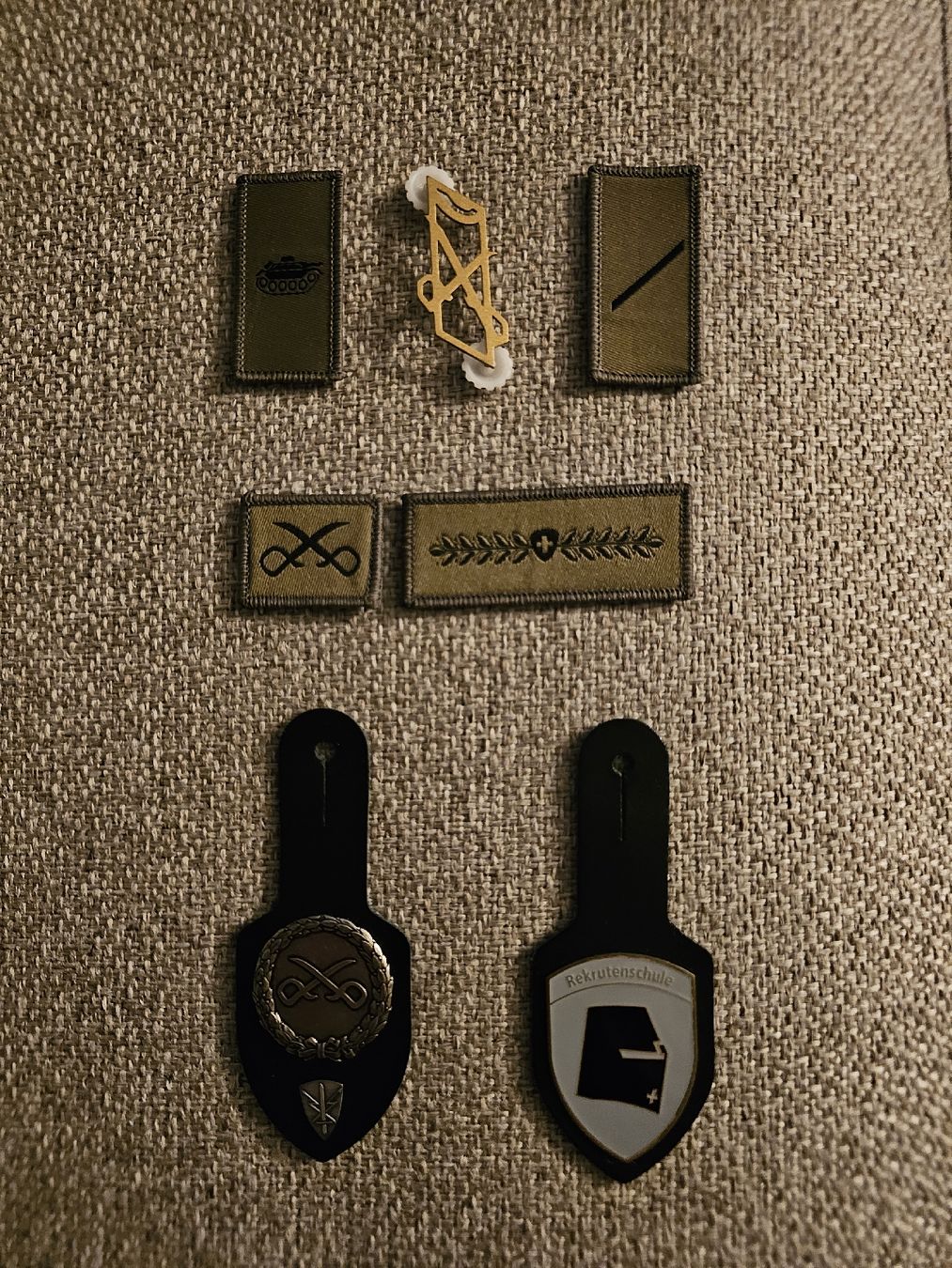 Schweizer Armee Placchette & Badge: Original CH ARMEE Abzeichen-Set Panzer AUFKLÄRER Sdt – Nuovo (secondo la descrizione) da Steffisburg venduto da Zurbriggen