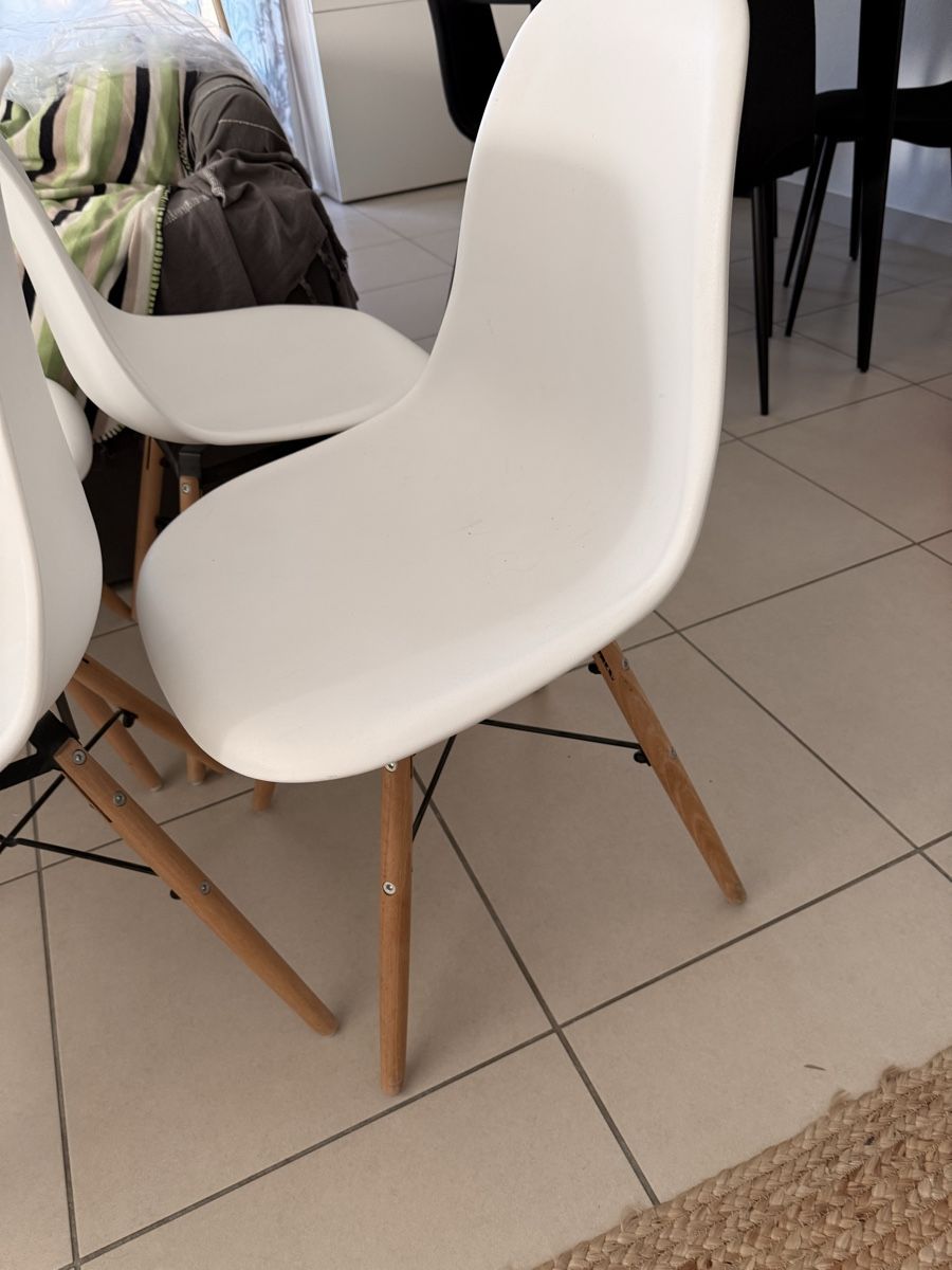 Sedie: Lot de 4 chaises – Usato da Henniez venduto da Clochete 1