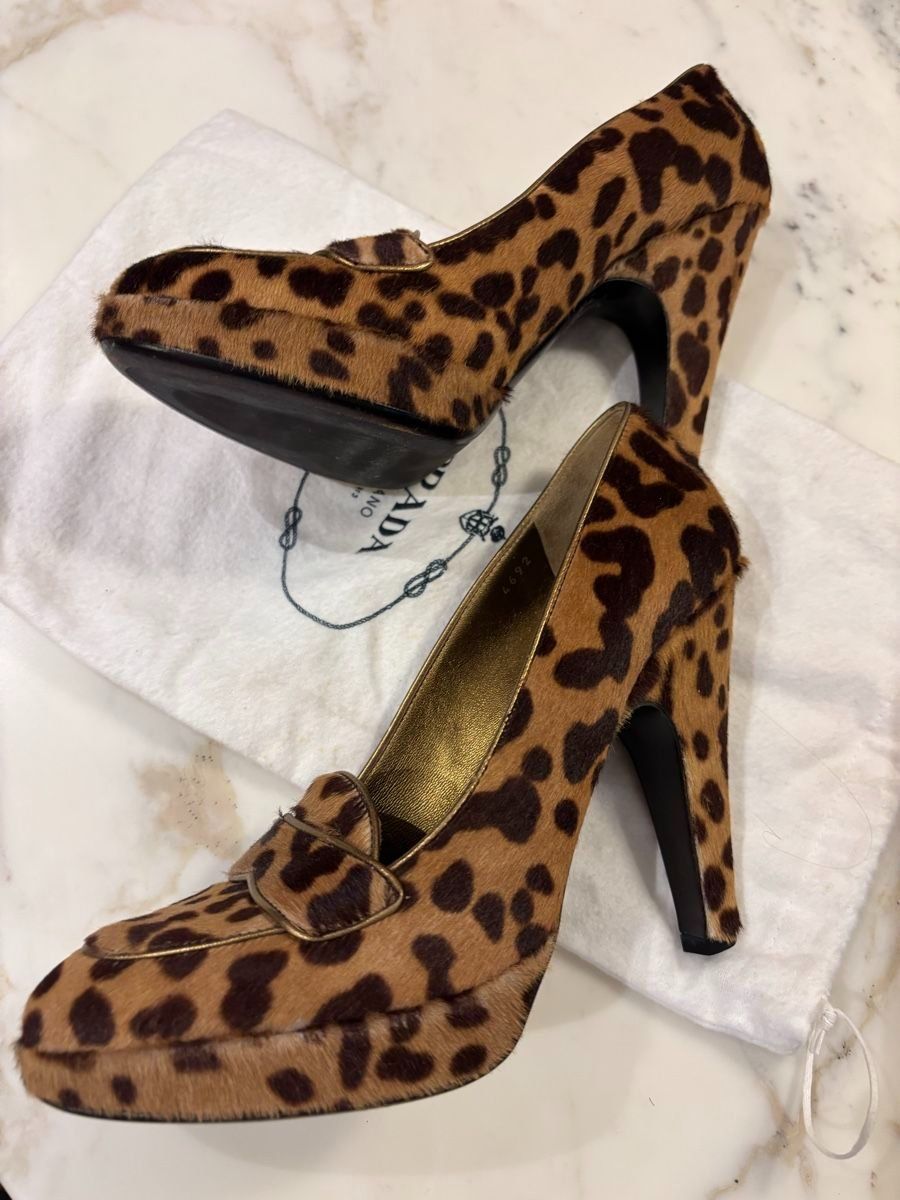Prada Scarpe da donna: Prada Fellpumps Gr. 37.5 – Usato da Stallikon venduto da ulv_k7jj 1