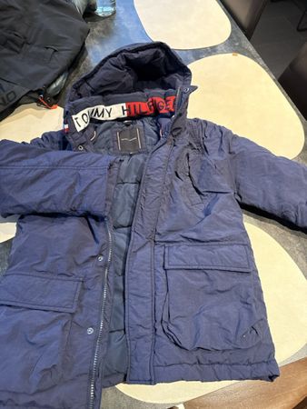 Winterjacke von Tommy Hilfiger in Grösse 140
