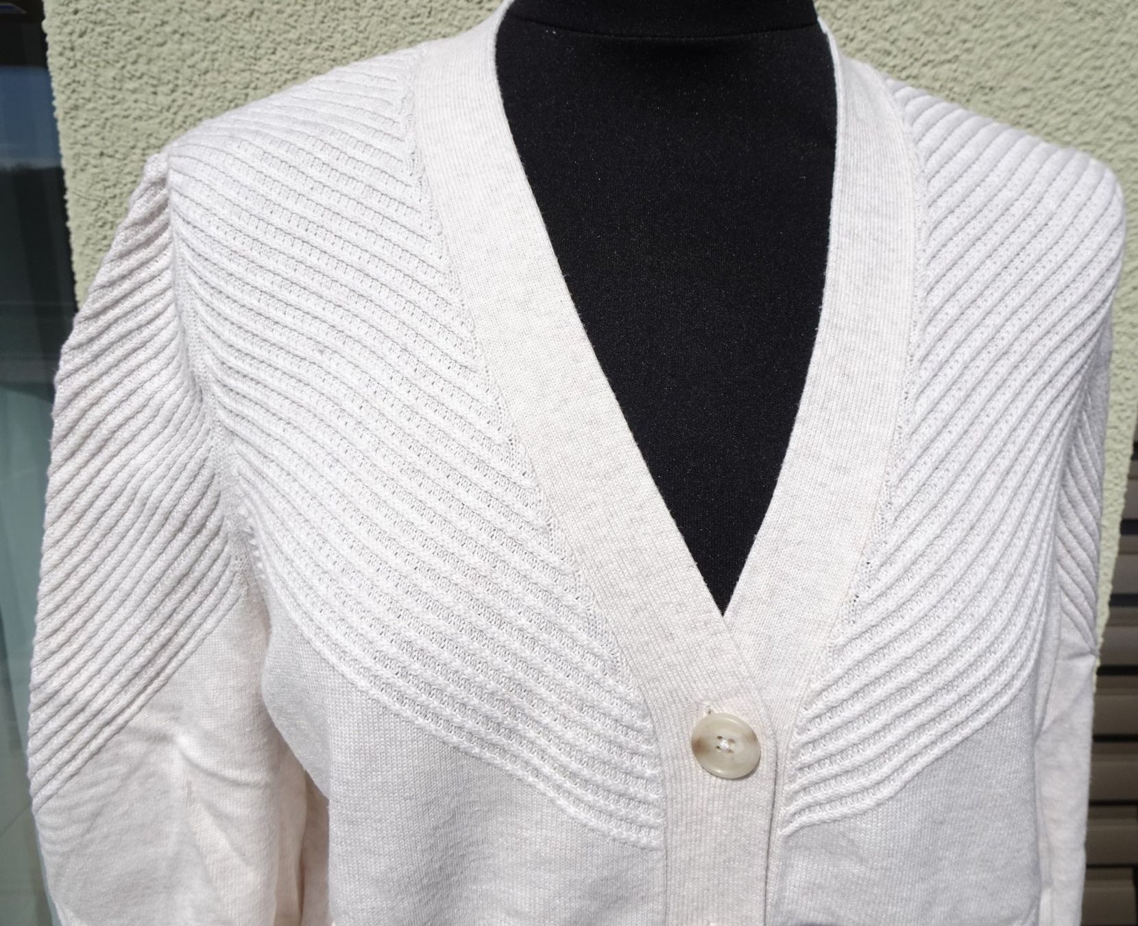 Repeat Giacche: Repeat Cardigan Gr 40 M beige creme Strickjacke – Usato da Winterthur venduto da blumeblau77 1