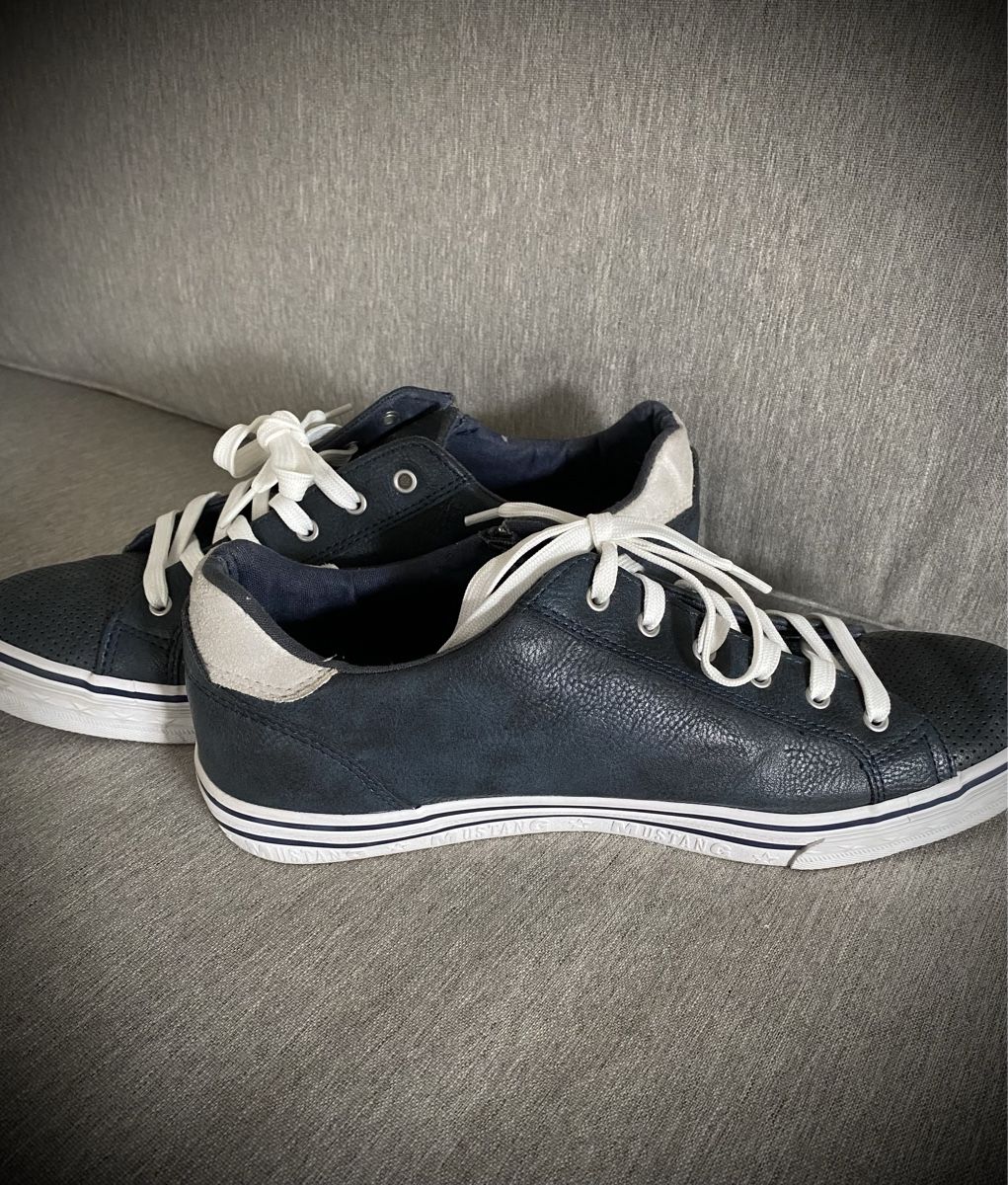 Mustang Damenschuhe: Mustang  Sneaker, Grösse 42, – Gebraucht aus Balterswil von Bibi66 1