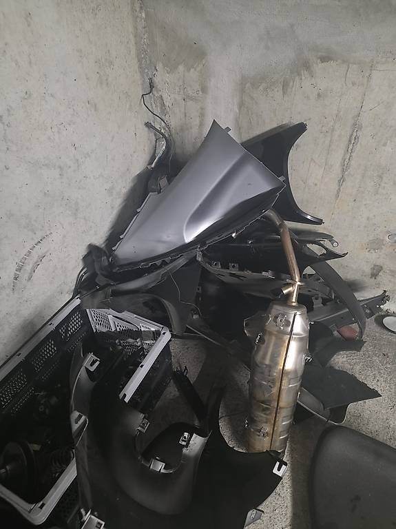 Tutti pezzi di ricambio auto: Bmw c1 Ersatzteile  – Usato da Schliern b. Köniz venduto da Celac 3