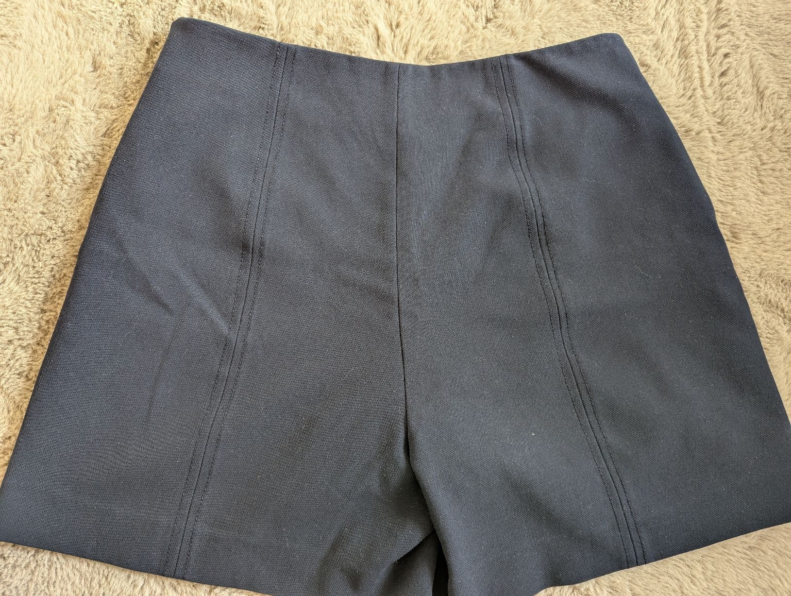 Kookai Pantaloni: short Kookaï 42 – Nuovo (secondo la descrizione) da Montreux venduto da dem_gyt9 3