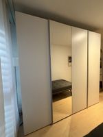 Grosser Kleiderschrank mit Spiegel – 228 × 58 × 221cm