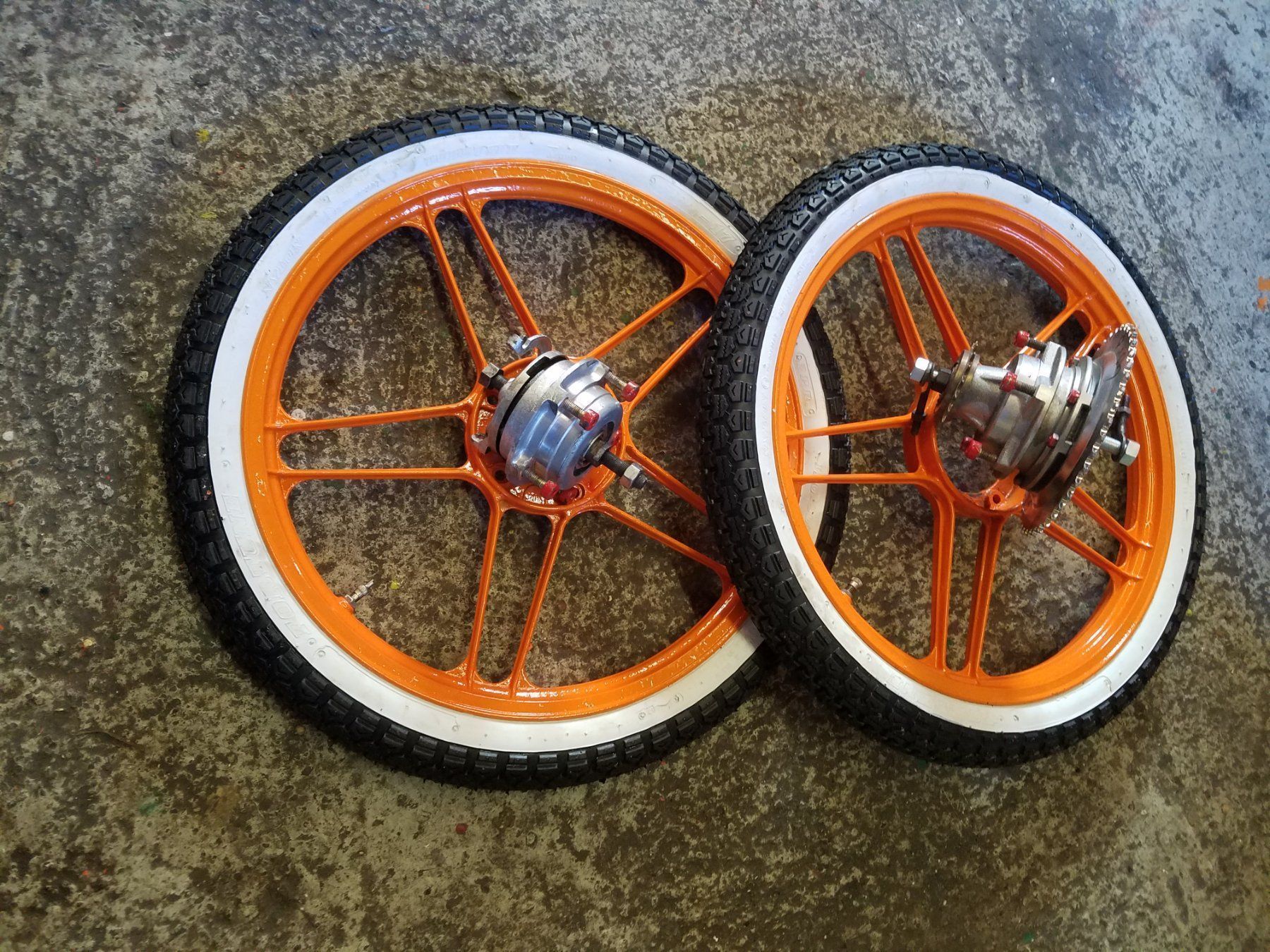 Parti ricambio per ciclomotori: Puch Maxi Rader alles fast neu. – Usato da Fulenbach venduto da Elektronik 1
